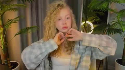 emily shepard online show from November 20, 2025, 2:34 am