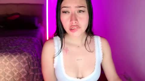 Snapshot of emily_swan_04 chatting on November 13, 2025, 2:32 am Emily Swan online show from November 13, 2025, 2:32 am