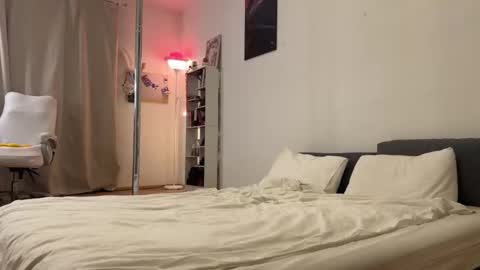 Lia online show from March 19, 2026, 4:00 pm