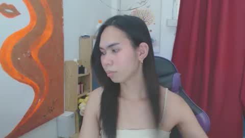 emily_xo143 online show from April 10, 2026, 9:58 am