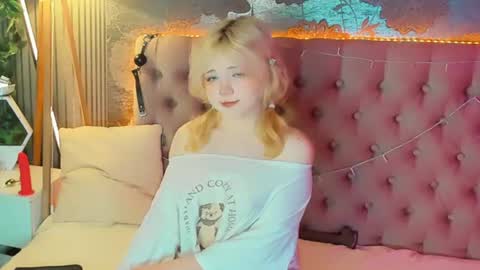 Snapshot of emilyangels chatting on July 6, 2026, 8:00 am Baby Emelli online show from July 6, 2026, 8:00 am