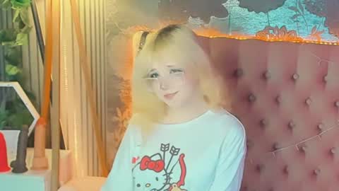 Snapshot of emilyangels chatting on July 23, 2026, 8:01 am Baby Emelli online show from July 23, 2026, 8:01 am