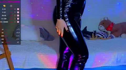 artist Emily online show from February 1, 2025, 9:40 pm