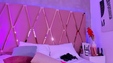 Snapshot of emilyblack_1 chatting on April 29, 2026, 1:43 am Emily online show from April 29, 2026, 1:43 am