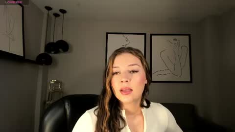 Snapshot of emilycarterr_ chatting on July 5, 2026, 10:44 am Emily Carter online show from July 5, 2026, 10:44 am