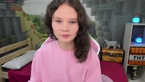 Emilyhaves online show from October 13, 2025, 6:19 pm