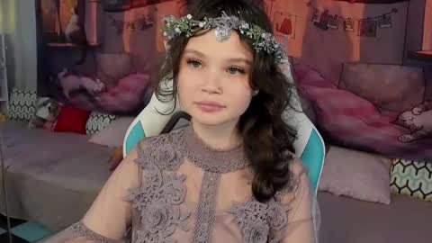 Emilyhaves online show from October 30, 2025, 6:37 am
