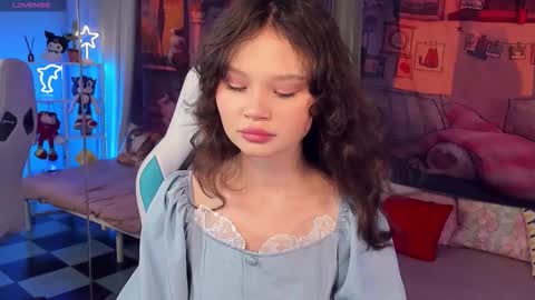 Emilyhaves online show from December 15, 2025, 6:17 am