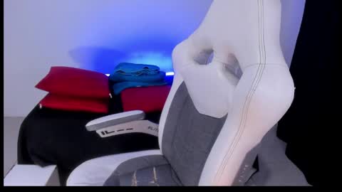 Snapshot of emilydaft chatting on May 11, 2026, 9:34 pm fari online show from May 11, 2026, 9:34 pm