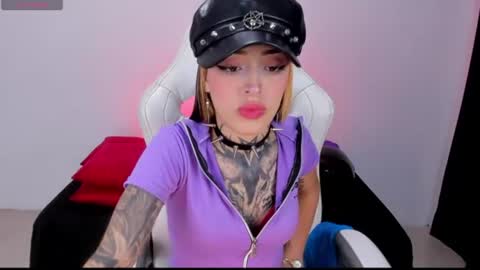 Snapshot of emilydaft chatting on June 26, 2026, 9:08 pm fari online show from June 26, 2026, 9:08 pm