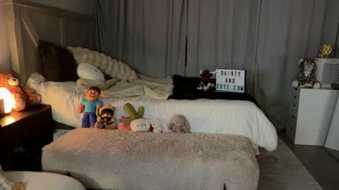 Snapshot of emilyfawn chatting on May 24, 2026, 3:44 am emilyfawn online show from May 24, 2026, 3:44 am