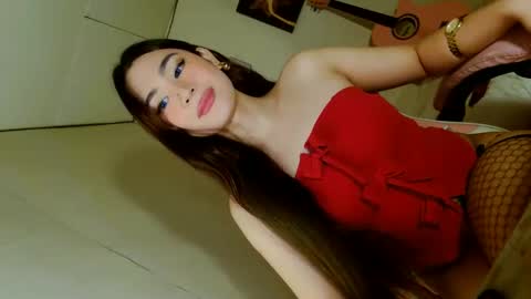 Snapshot of emilyfuckers chatting on January 17, 2026, 11:37 am ariane online show from January 17, 2026, 11:37 am