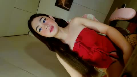 Snapshot of emilyfuckers chatting on February 27, 2026, 8:03 am ariane online show from February 27, 2026, 8:03 am