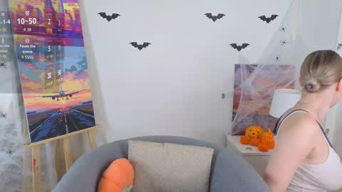 Emi online show from November 2, 2025, 1:08 am