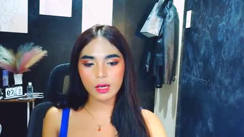 emilyhotasian online show from April 10, 2026, 9:25 am