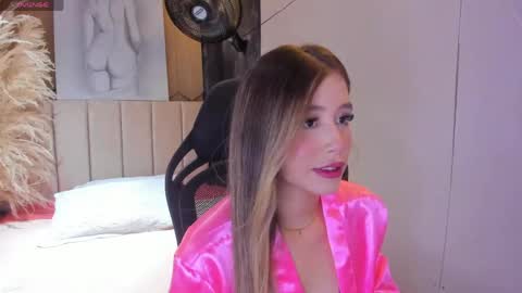 EmilyJhonson online show from April 6, 2026, 8:32 pm