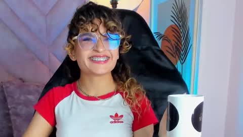 Emilyjonnes  online show from March 13, 2026, 8:15 pm