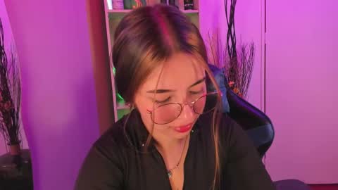 VALEEEN online show from February 24, 2025, 3:53 pm