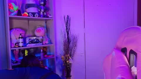 Snapshot of emilykarterr chatting on May 2, 2026, 3:17 pm VALEEEN online show from May 2, 2026, 3:17 pm