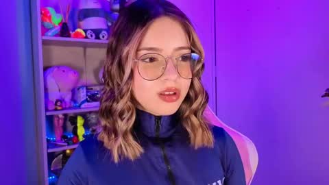 Snapshot of emilykarterr chatting on May 16, 2026, 3:22 pm VALEEEN online show from May 16, 2026, 3:22 pm