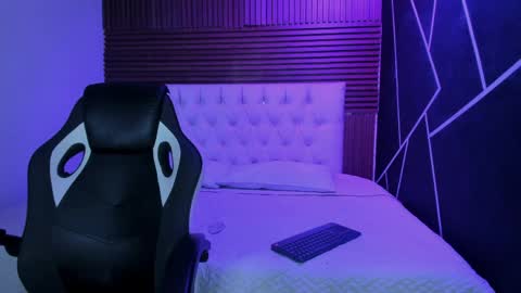 emilymora1_ online show from May 26, 2026, 5:36 am