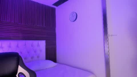 emilymora1_ online show from July 7, 2026, 4:59 am