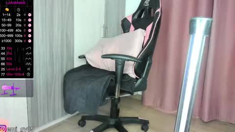 Snapshot of emilyn_grey chatting on March 6, 2025, 5:43 pm Emilyn online show from March 6, 2025, 5:43 pm