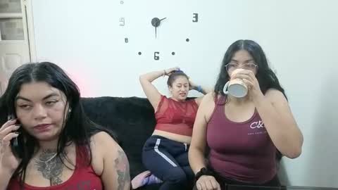 Snapshot of emilyriskhot chatting on May 8, 2026, 4:01 pm emily friends online show from May 8, 2026, 4:01 pm