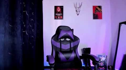  Emily Support me to have 100 likes plx online show from September 30, 2025, 9:09 pm