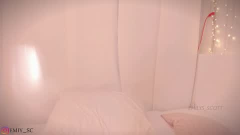 Emy  online show from January 11, 2025, 7:49 pm