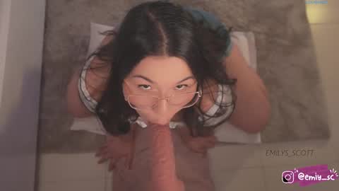 Emy  online show from October 3, 2025, 2:03 pm