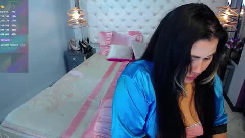 Snapshot of emilysander_ chatting on December 3, 2024, 3:55 pm Emily online show from December 3, 2024, 3:55 pm