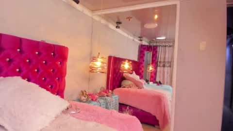 Snapshot of emilysander_ chatting on December 21, 2024, 5:58 am Emily online show from December 21, 2024, 5:58 am