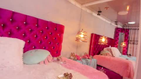 Snapshot of emilysander_ chatting on December 21, 2024, 9:01 am Emily online show from December 21, 2024, 9:01 am