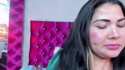 Snapshot of emilysander_ chatting on January 9, 2025, 8:44 pm Emily online show from January 9, 2025, 8:44 pm