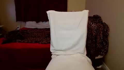 emilysparkss online show from April 13, 2026, 11:54 pm