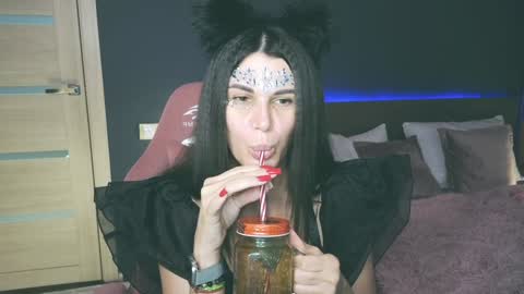 Emily online show from February 2, 2025, 11:08 am