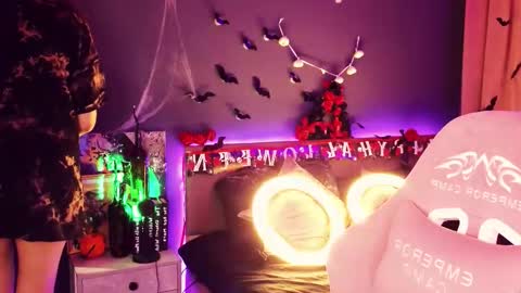 Emily online show from October 29, 2025, 2:25 am