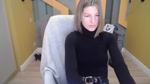 Snapshot of emilywalkers chatting on December 8, 2024, 7:26 am EmilyWalkers online show from December 8, 2024, 7:26 am