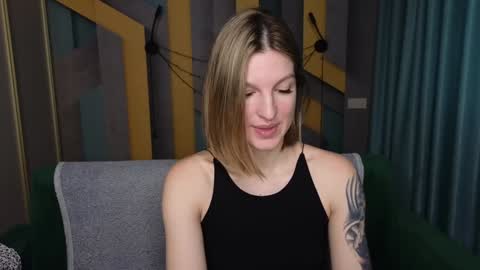 Snapshot of emilywalkers chatting on December 27, 2024, 8:02 am EmilyWalkers online show from December 27, 2024, 8:02 am