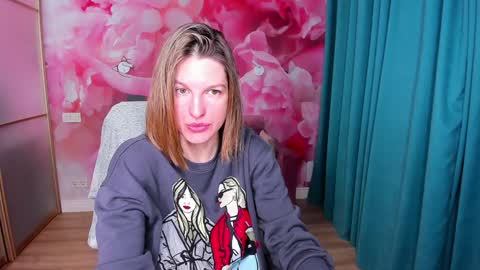 Snapshot of emilywalkers chatting on February 3, 2025, 7:51 am EmilyWalkers online show from February 3, 2025, 7:51 am
