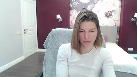 Snapshot of emilywalkers chatting on February 6, 2025, 7:56 am EmilyWalkers online show from February 6, 2025, 7:56 am