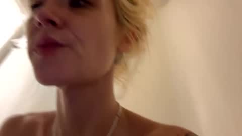 Snapshot of emilywarren296 chatting on September 30, 2025, 11:04 am emilywarren296 online show from September 30, 2025, 11:04 am