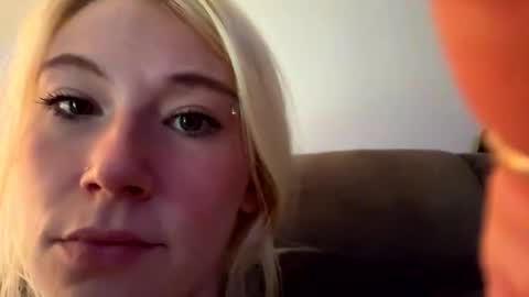 Snapshot of emilywarren296 chatting on October 18, 2025, 2:07 pm emilywarren296 online show from October 18, 2025, 2:07 pm