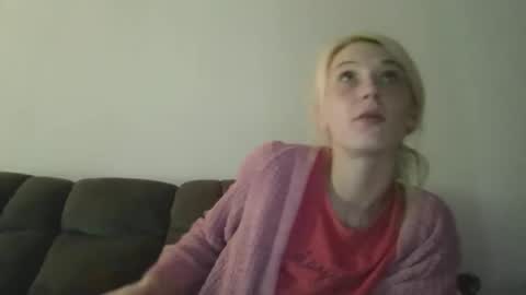 Snapshot of emilywarren296 chatting on October 20, 2025, 1:55 pm emilywarren296 online show from October 20, 2025, 1:55 pm