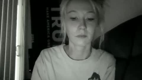 Snapshot of emilywarren296 chatting on October 25, 2025, 1:18 pm emilywarren296 online show from October 25, 2025, 1:18 pm