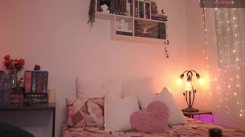 IG thickemmsss online show from September 14, 2025, 5:01 pm