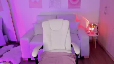 Snapshot of emilyycute_ chatting on October 26, 2025, 4:18 am Emily online show from October 26, 2025, 4:18 am