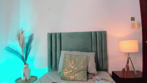 Emilyy Watson online show from February 3, 2025, 11:42 am