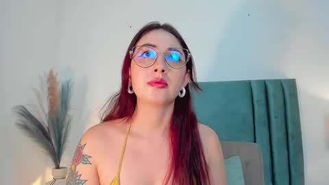 Emilyy Watson online show from February 25, 2025, 2:33 pm